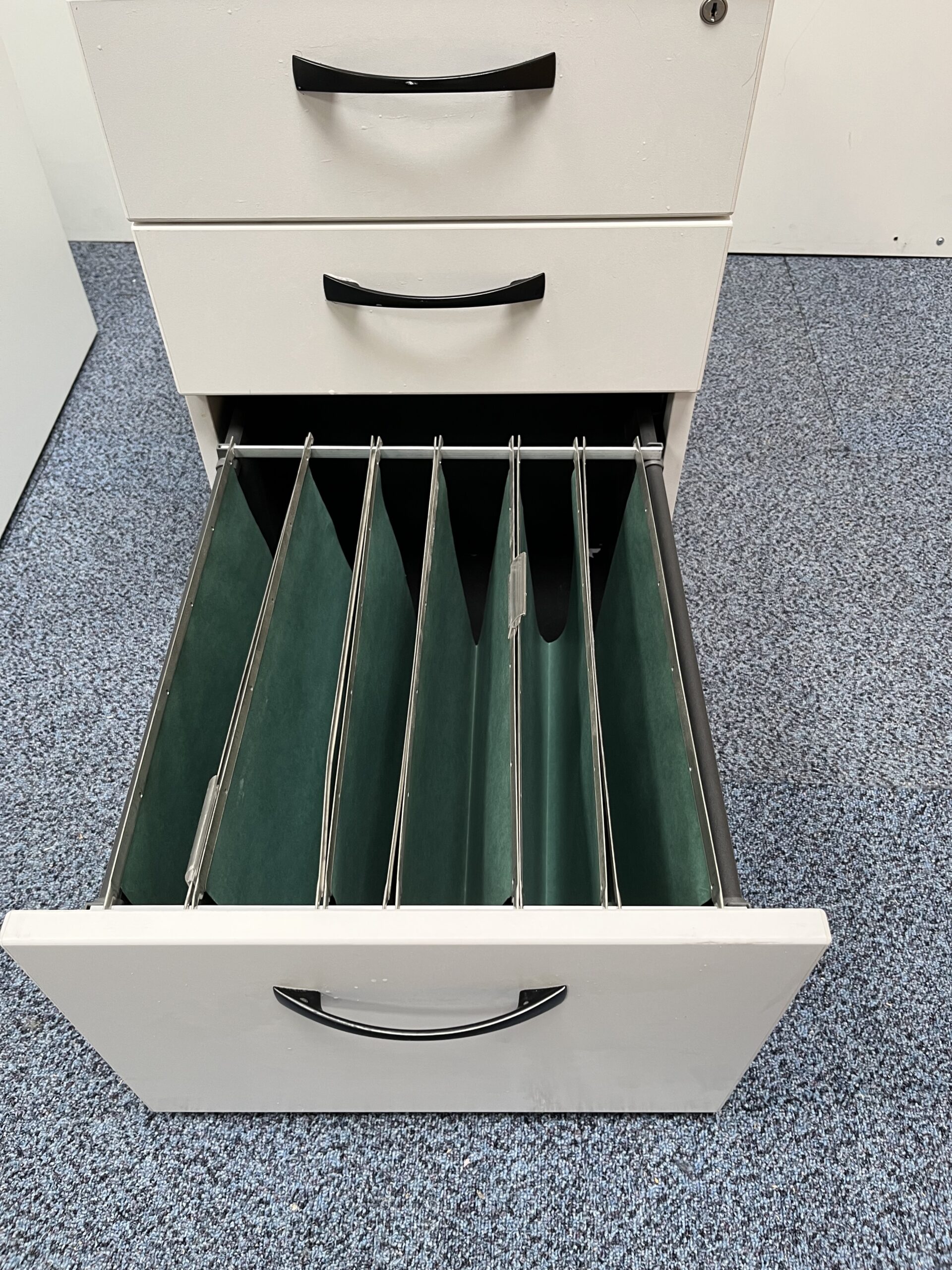 Mobile 3 drawer under desk pedestal, white - Image 3