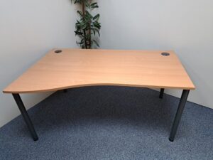 Wave desk 1600mm, Goal Post Leg Frame