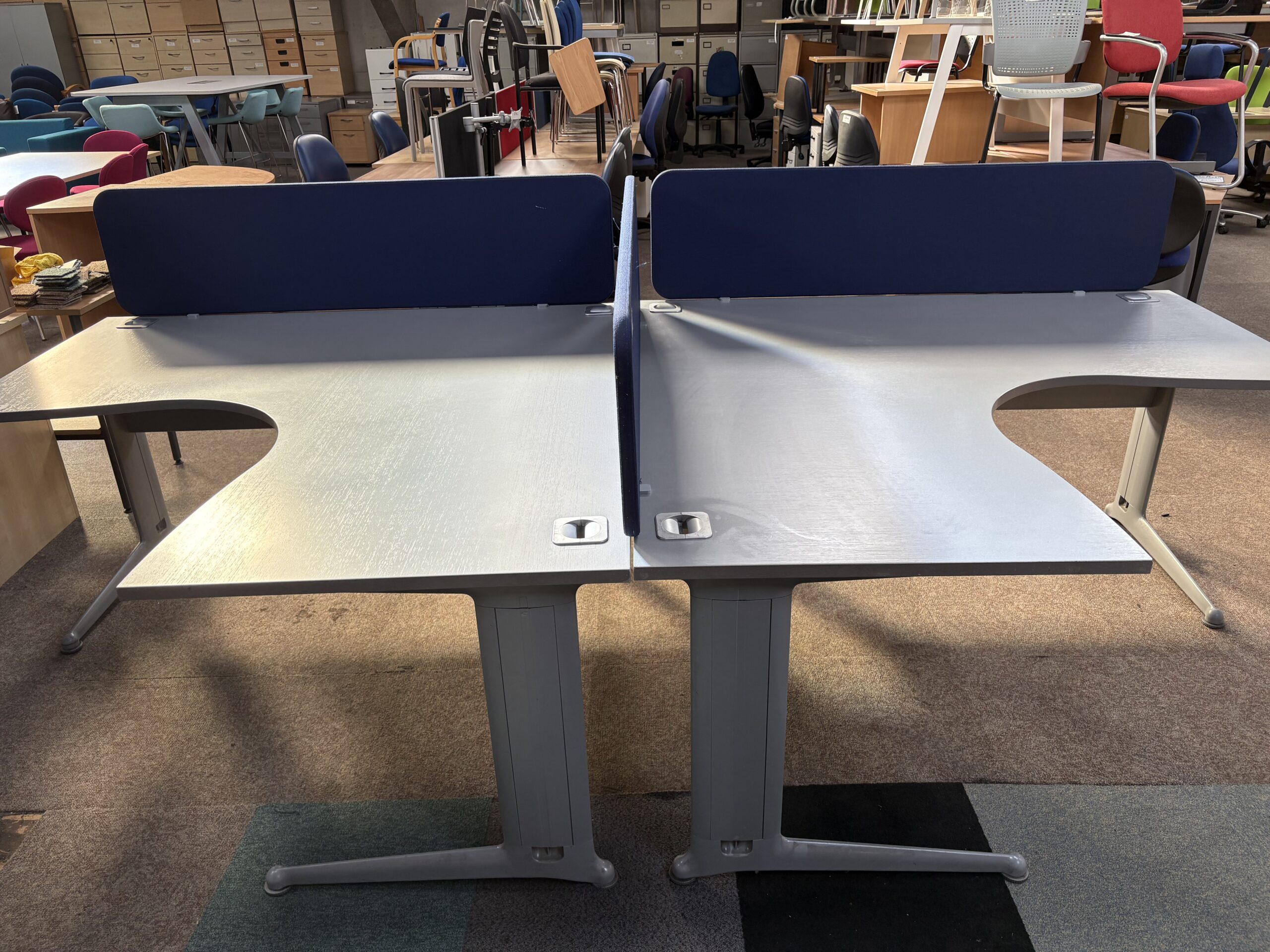 Elite 1600mm x 1600mm Curved Desk-Dark Grey - Image 5