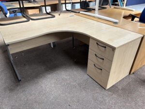 D178-1600 Curved Desk c/w Desk High Pedestal-Maple