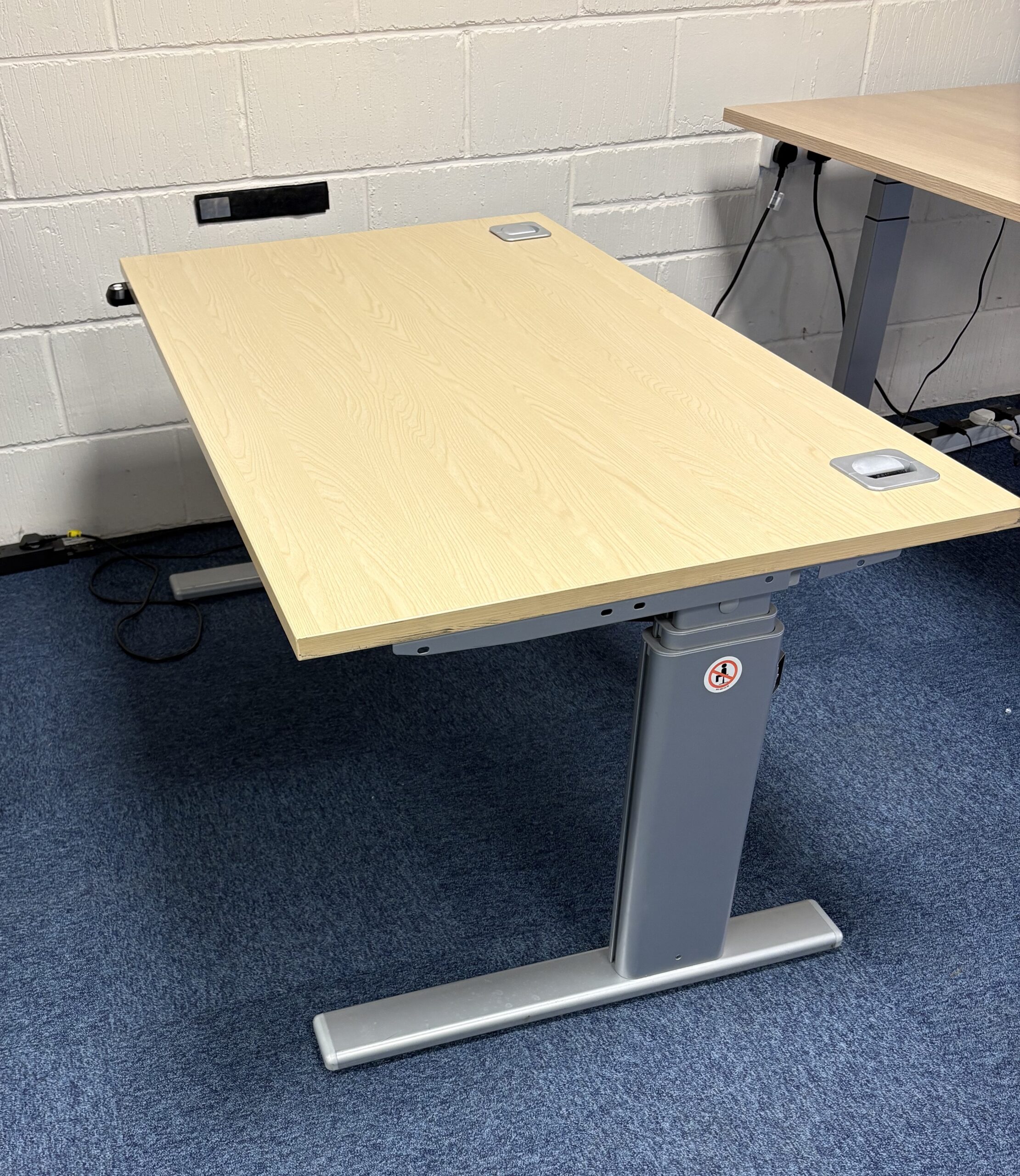 D180 Electric Height Adjustable Desk - Image 2
